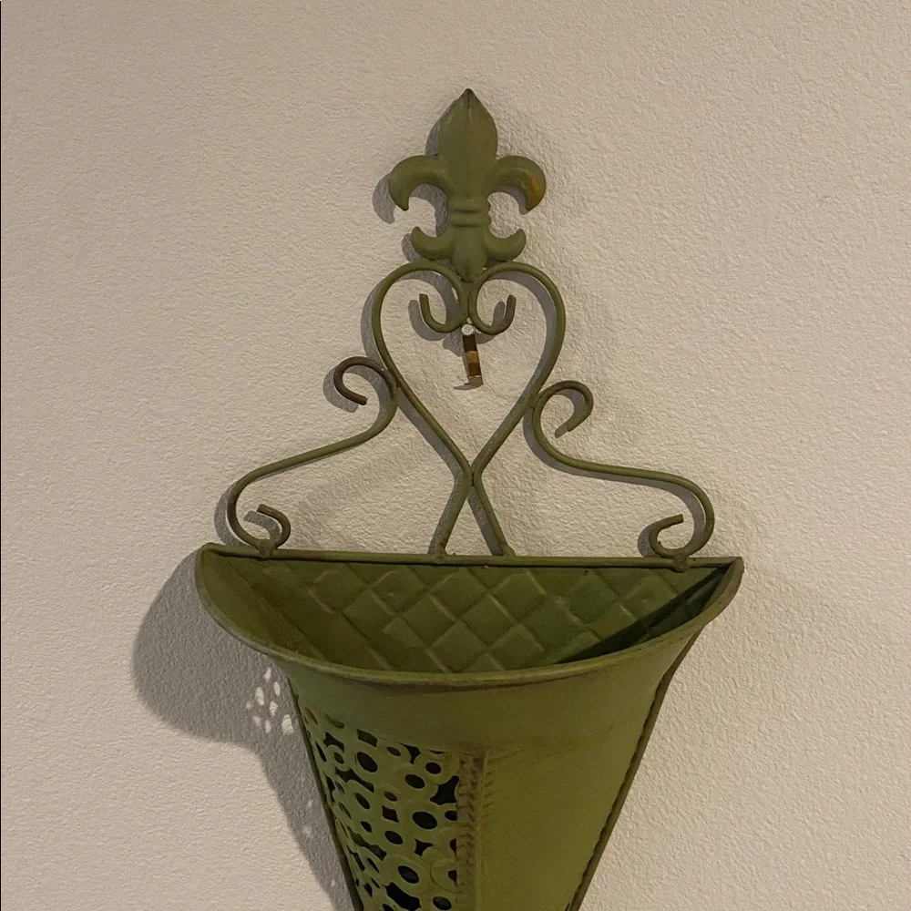 Source Unknown attractive green